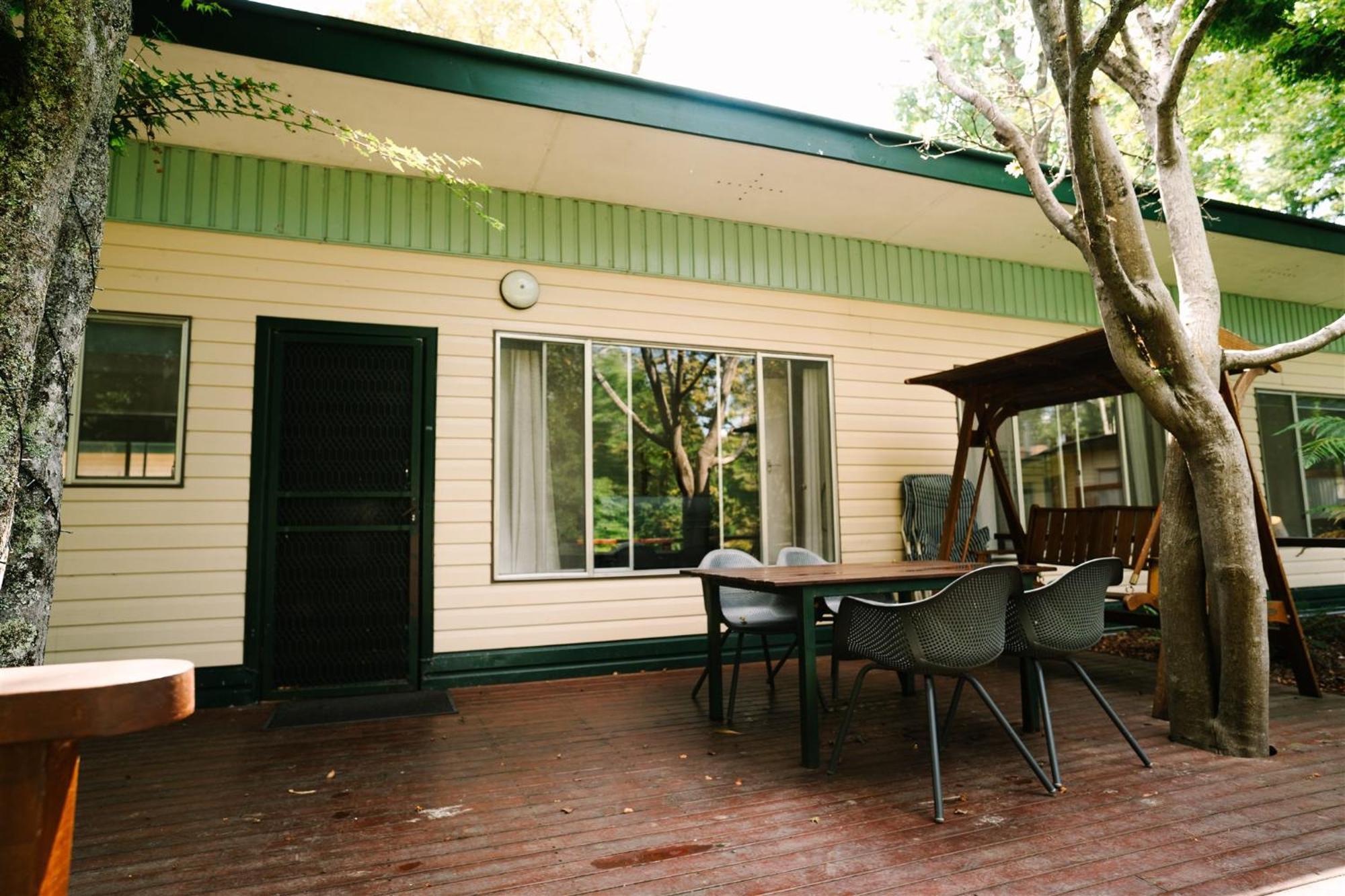 Alpine Riverside Cottages Porepunkah Exterior foto