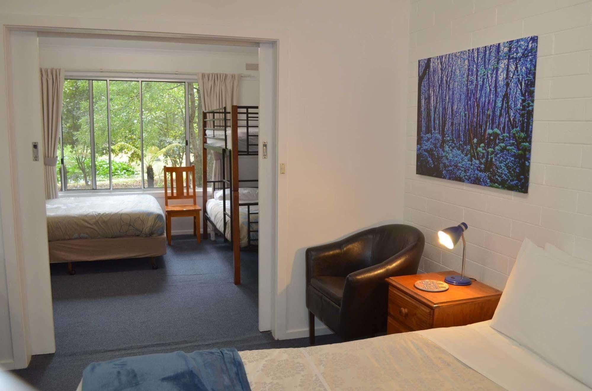 Alpine Riverside Cottages Porepunkah Exterior foto